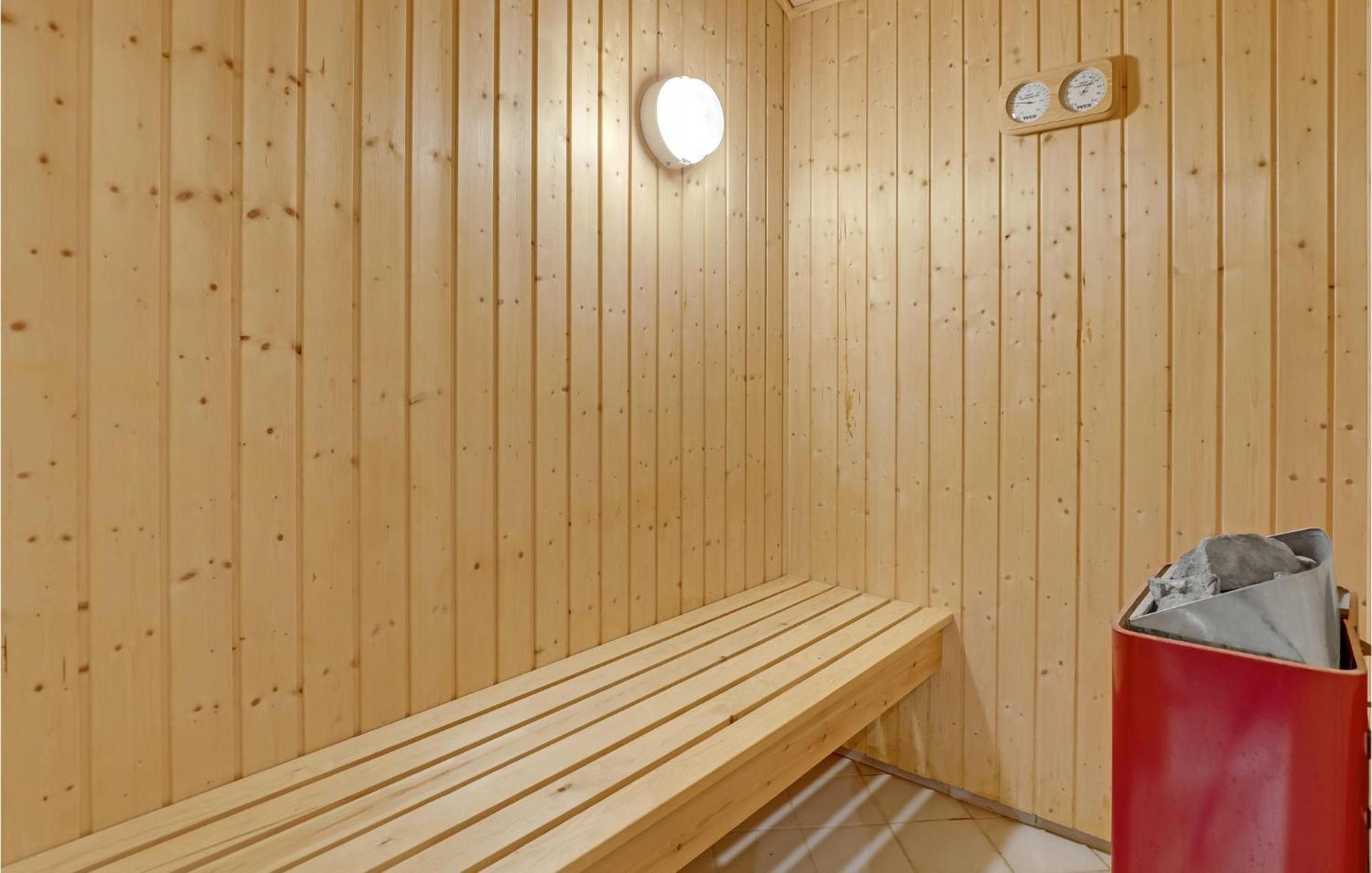 Awesome Home In Nexo With Sauna Snogebæk Exterior foto